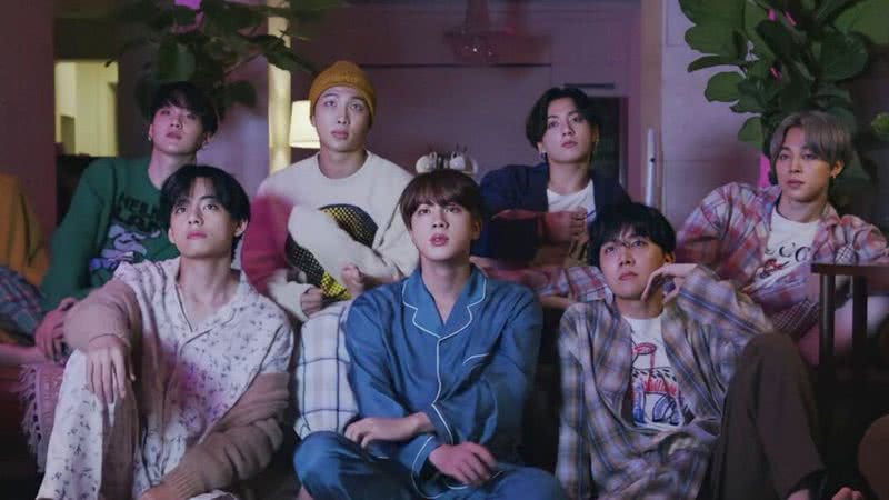 BTS no MV de 'Life Goes On' - Reprodução/ Youtube/ HYBE LABELS