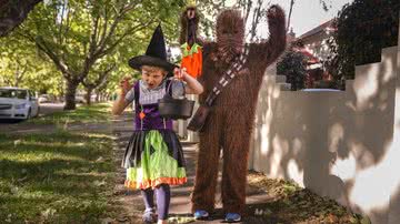 Crianças fantasiadas para o Halloween - Asanka Ratnayake/Getty Images