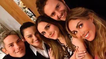 Anahí, Dulce María, Christopher Uckermann, Maitê Perroni e Christian Chávez reunidos em jantar - Reprodução/Instagram/anahi