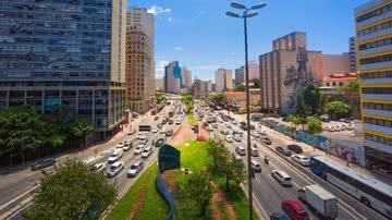 Imagem aérea de uma rua da cidade de São Paulo - Pixabay